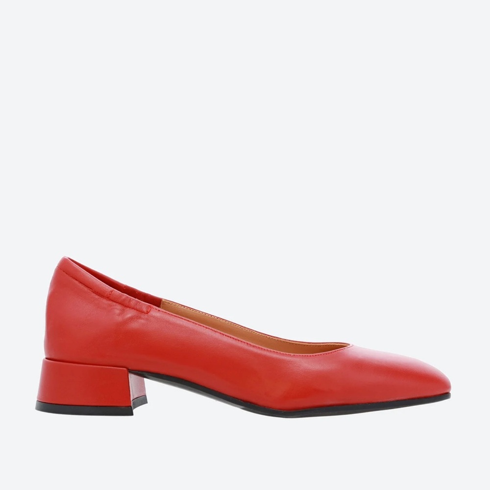 Gravity Pope red Nadia flats